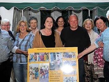 Pater Raja mit Mitgliedern des Kissinger Vereins