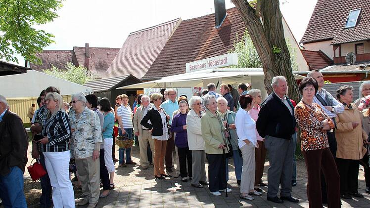 Geduld vor der Essensausgabe war gefragt.