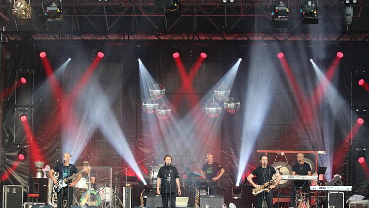 Beeindruckende Klangvielfalt im Schlosspark: Haindling spielten am Sonntag ein Open Air Konzert im Staatsbad. Sebastian Schmitt