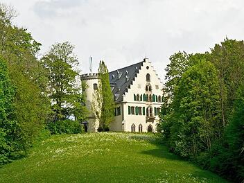 Sehnsuchtsort: Schloss Rosenau im Frühling. Hier finden regelmäßig Kammerkonzerte statt. Fotos: Jochen Berger