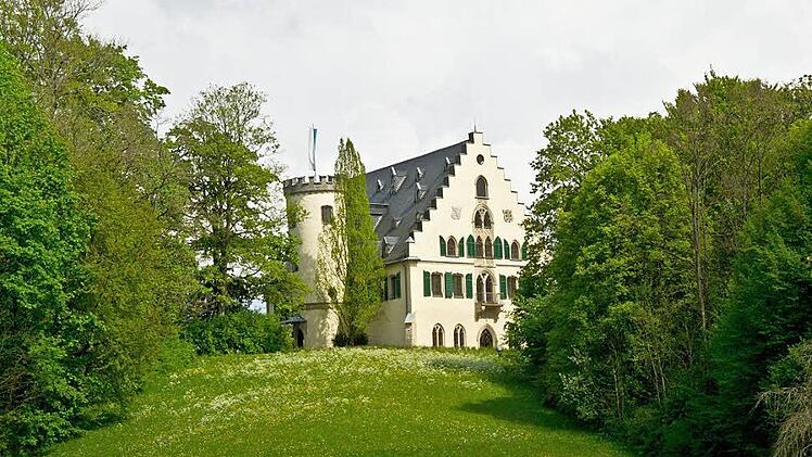 Sehnsuchtsort: Schloss Rosenau im Frühling. Hier finden regelmäßig Kammerkonzerte statt. Fotos: Jochen Berger
