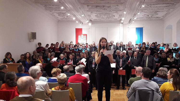 Die 23. Sängerschulung der Sängergruppe im Landkreis  fand ihren eindrucksvollen Abschluss in der Alten Aula. Foto: Hartmut Hessel