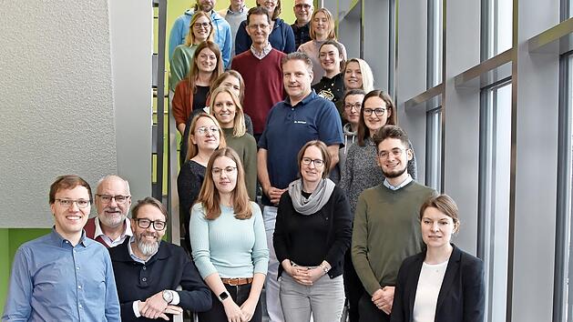 Emmi Zeulner MdB (vorne rechts) begr&uuml;&szlig;te angehende &Auml;rztinnen und &Auml;rzte in der &bdquo;BeLA-Winterschool Sche&szlig;litz&ldquo;.