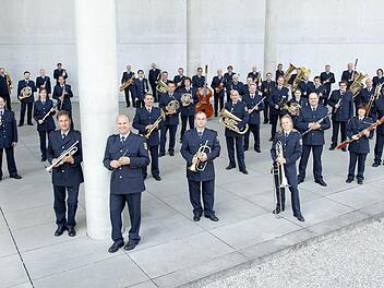 Das Bundespolizeiorchester München gastiert am 3. Dezember in der Oerlenbacher St.-Burkardus-Kirche.  Foto: PR