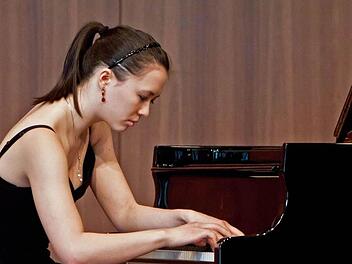 Nina Scheidmantel beeindruckte mit Virtuosität und einfühlsamer Gestaltung. Fotos: Jochen Berger