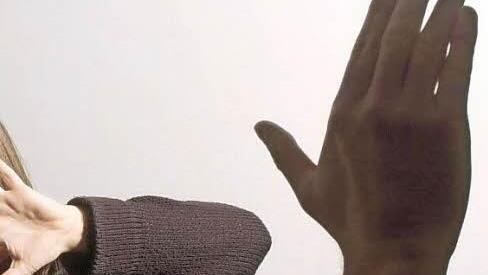 Brutal angegriffen wurde ein 23-jähriger Kulmbacher, als er nichts ahnend in seiner Wohnung schlief. Der Täter - es war der Nachbar - erhielt dafür nun die Quittung am Amtsgericht. Foto: Symbolbild Bernd Weißbrod/dpa