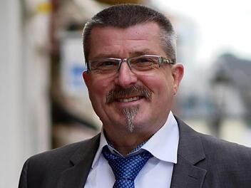 Tritt als Bürgermeisterkandidat für die Neuenmarkter Gemeinschaft an: Horst Schirmer. Foto: Jürgen Nitsche