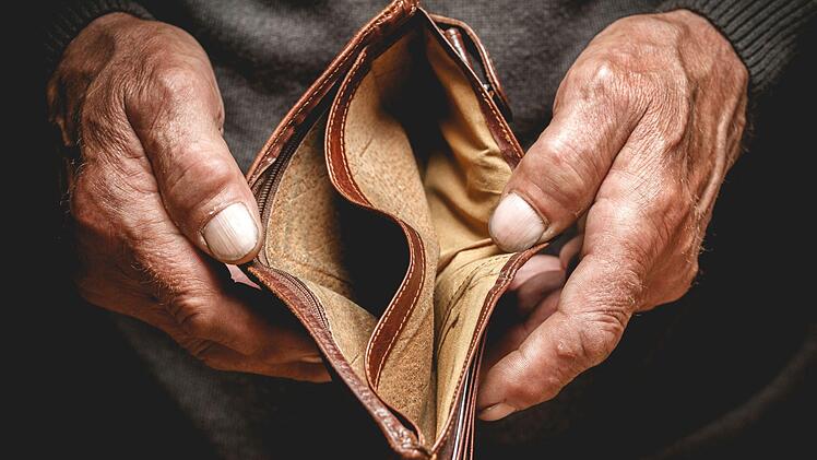 Laut dem Deutschen Institut für Wirtschaftsförderung könnte der Anteil armutsbedrohter Rentner bis 2039 von 16,8 auf 21,6 Prozent steigen. Symbolfoto: Adobe Stock/perfectlab