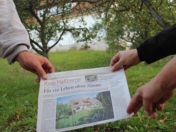 Sollte das Wohnprojekt so kommen, wie es die Kinder- und Jugendhilfe Eltmann plant, dann wünschen sich die Anwohner Zäune, um ihre Privatsphäre zu schützen. Foto: Sarah Dann