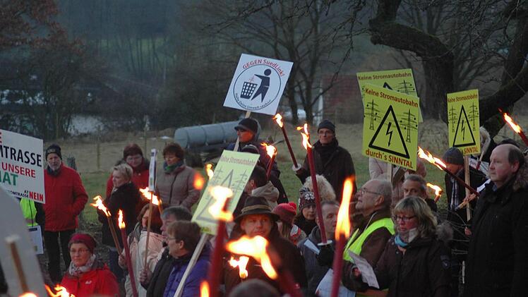 Demonstration gegen die Südlink-Stromtrasse in Römershag/Bad Brückenau. Foto: Sebastian Schmitt-Mathea