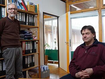 Bernhard Eichelbrönner und Reinhold Schüler im Büro der Katharinen-Schule. Foto: Arkadius Guzy