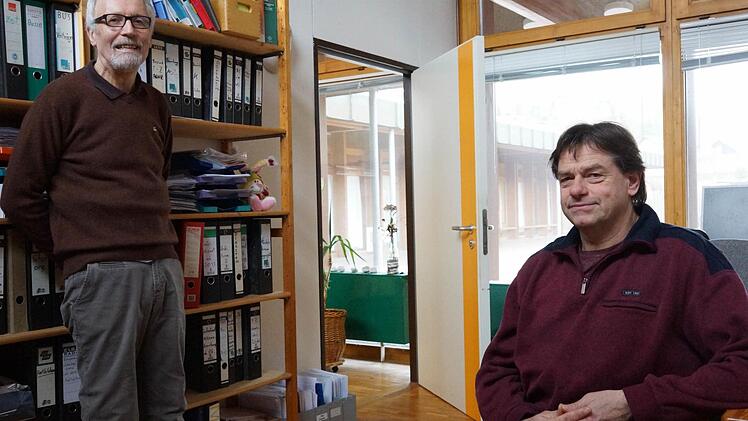 Bernhard Eichelbrönner und Reinhold Schüler im Büro der Katharinen-Schule. Foto: Arkadius Guzy