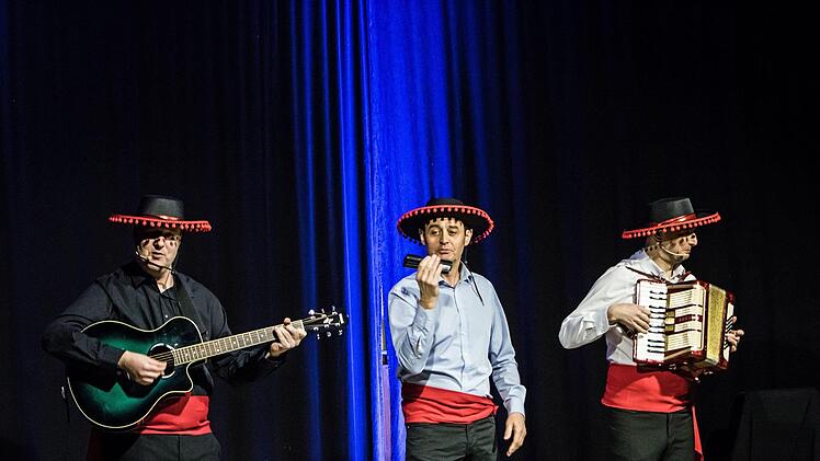 Das neue Programm des Kabarett-Trios TBC feierte seine Premiere in Beiersdorf.Foto: Jochen Berger