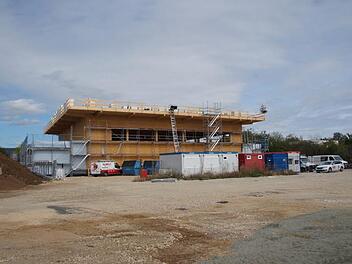 Die Zweifach-Turnhalle und die Mensa der Realschule Scheßlitz soll auch der Mittelschule und der Förderschule Scheßlitz zugute kommen.  Fotos: Joseph Beck
