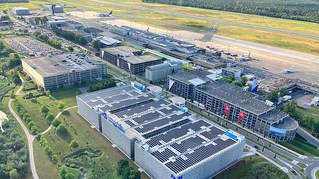Flughafen Nürnberg: Riesige Photovoltaik-Anlage soll bald gesamten Strombedarf decken