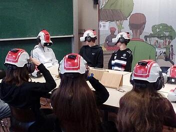 Sch&uuml;lerinnen und Sch&uuml;ler der 9. und 10. Jahrgangsstufe des Frobenius-Gymnasiums Hammelburg.