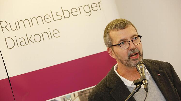 Günter Schubert ist Regionalleiter von der Rummelsberger Diakonie.Foto: Matthias Hoch