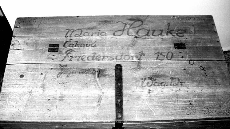Kaum mehr als diese selbstgezimmerte Truhe fasste, durften die Vertriebenen mitnehmen. Foto: Archiv Ludwig Leisentritt