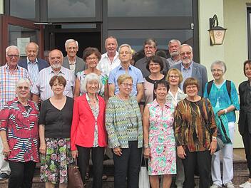 Die Abiturienten von 1964 fanden sich in Hammelburg ein. Das Treffen organisierte Jürgen Scheurung (links).  Foto: Winfried Ehling