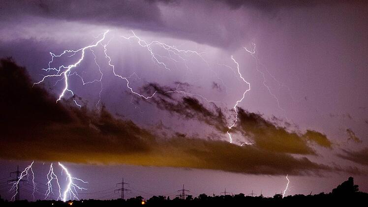 Foto: Julian Stratenschulte/dpa