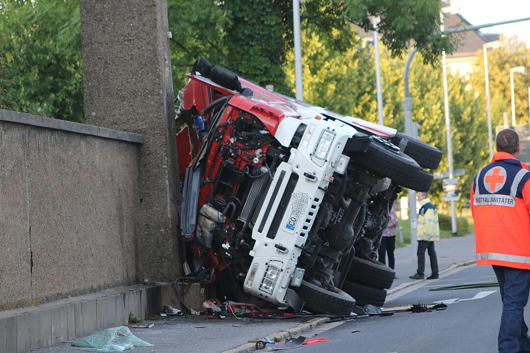 Unfall mit Feuerwehr-Auto in Coburg: Ein Toter