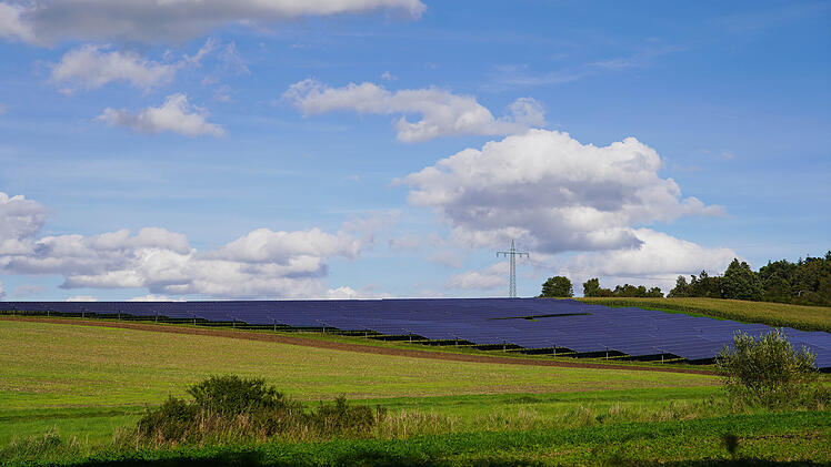 Langenaltheim: Erneuerbare Stromversorgung f&uuml;r rund 600 Haushalte - Solarpark "z&uuml;gig" fertiggestellt