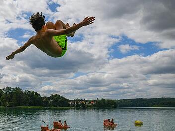 Wetterexperte Stefan Ochs erwartet Mitte kommender Woche das "letzte Aufbäumen" der Hitzewelle. Bis dahin bleibt es allerdings bei Höchsttemperaturen über 30 Grad. Symbolfoto: Patrick Pleul/dpa