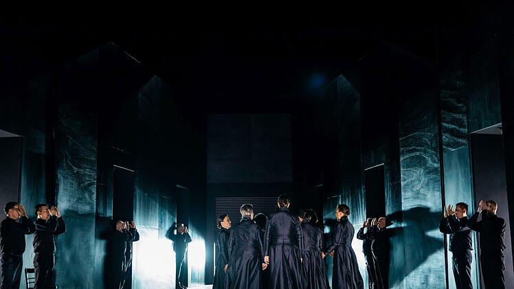 "Die Zauberflöte": Philipp Westerbarkeis Neuinszenierung von Mozarts Oper eröffnete die Spielzeit 2018/2019 am Landestheater Coburg.Foto: Sebastian Buff