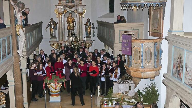 Stimmungsvoll war die Fränkische Weihnacht in Muggendorf. Foto: hl