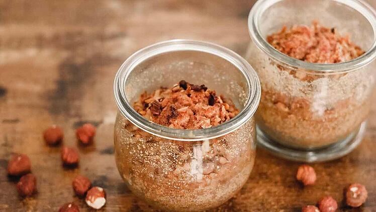 Rotebeetekuchen mit N&uuml;ssen.jpg