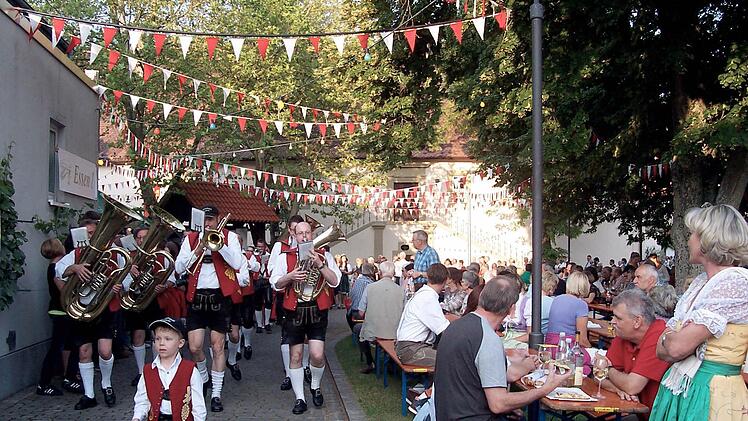 Einzug auf das Festgelände Fotos: Marina Zimmermann