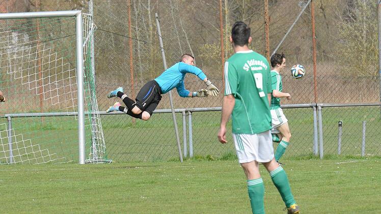 Schnappschüsse vom Spiel der Woche zwischen dem SV Gräfendorf und dem SV Morlesau/Windheim (2:0). Foto: ssp