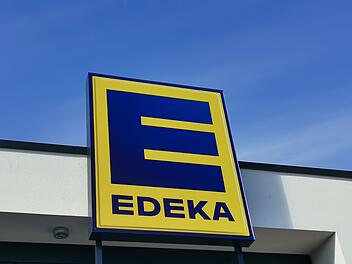 Supermarkt: Logo einer Edeka-Filiale