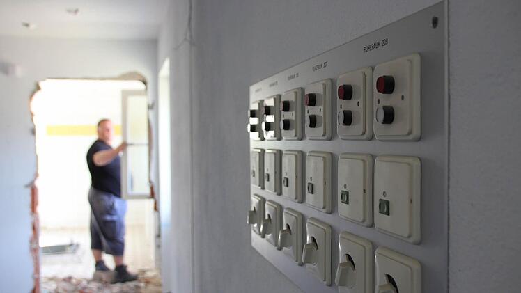 Die Arbeiten im Badehaus haben im September begonnen. Foto: Benedikt Borst