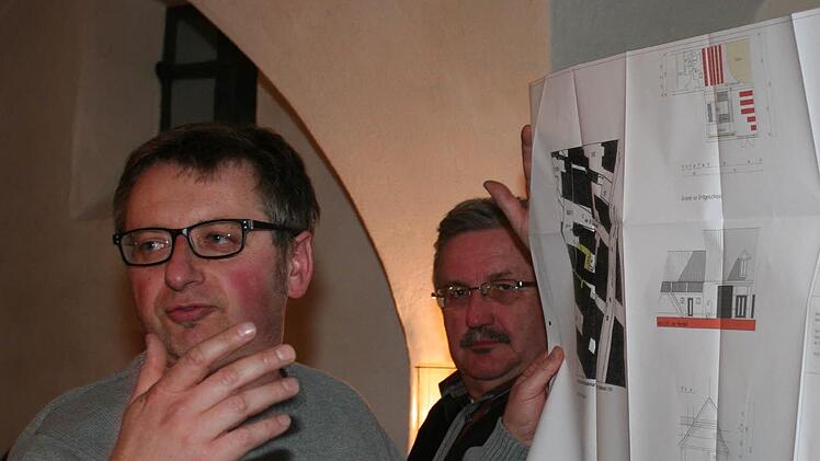 Bereits im April 2012 hatte Architekt Georg Leyh beim Heimatverein ein Konzept für den Umbau der Scheune vorgestellt. Evi Seeger (Archiv)