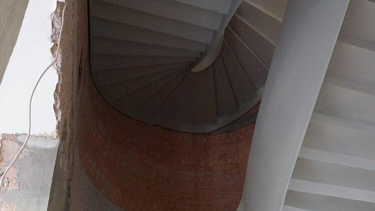 Schwungvoll: Die neue Treppe.Foto: Arkadius Guzy