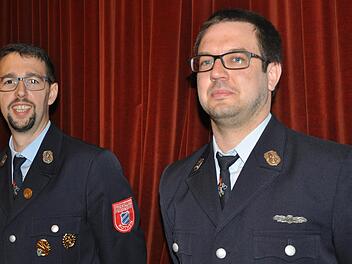 Sebastian Bug (rechts) ist der neue Kommandant der Feuerwehr Kothen. Stellvertreter und ebenfalls neu gewählt ist künftig Christoph Möller (links). Foto: Petra Heurich