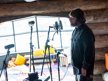 Musiker Rea Garvey musiziert mit Folk-Musikern in Lappland, wo das Folk der Sami den Joik-Gesang zelebriert.Joik gilt als eine der &auml;ltesten Volksmusiken Europas.