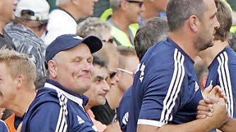 Wollen sich mit dem Klassenerhalt in der Bayernliga vom VfL Frohnlach verabschieden (von links): Spielleiter Roland Melzig, Co-Trainer Alexander Weber und Chefcoach Stefan Braungardt. Foto: CT-Archiv