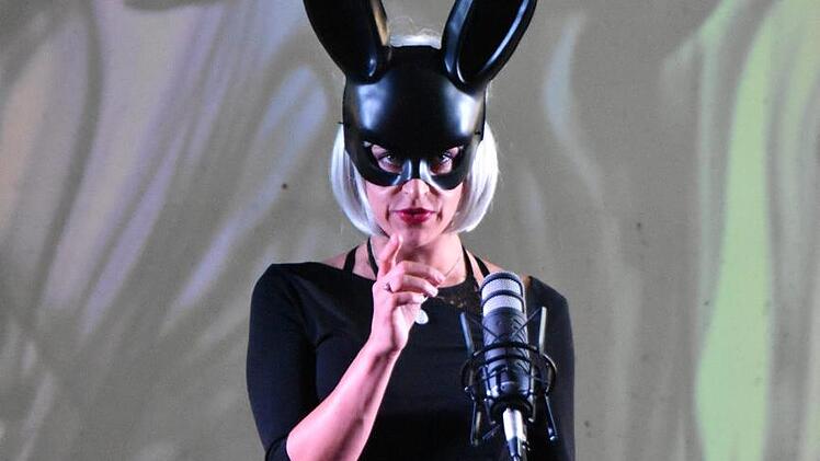 Corinna Ruba präsentierte als Zofe das "Love Theme" aus dem Film "Der Pate".