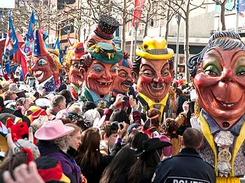 Die typischen "Schwellk&ouml;ppe" d&uuml;rfen in Mainz nicht fehlen.