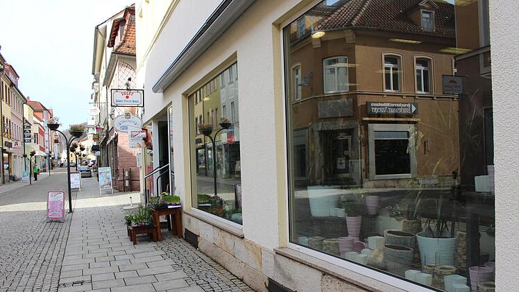 Seit November 2018 befindet sich eine Filiale des hessischen Blumenhändlers Fabo Flowers in der Ludwigstraße 35. Foto: Julia Raab