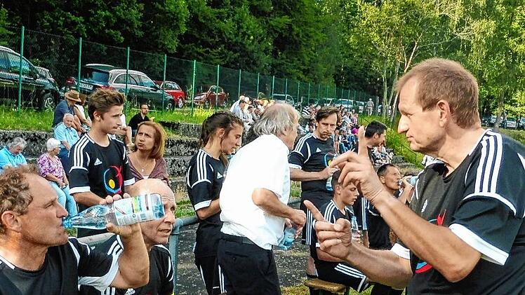 Pause Bad Bocklet mit Johannes und Laura in der Mitte