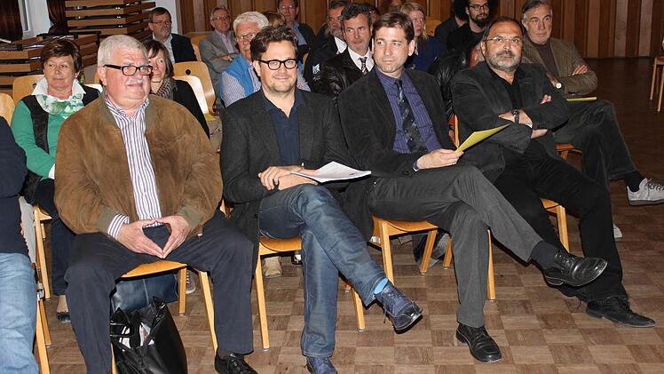 Schmuckziegelverleihung mit FSV-Kulturausschussvorsitzenden Walter Tausendpfund, AK-Leiter Jürgen Schönfelder, Neu-LR Hermann Ulm (v.li.)