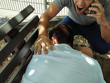 Als sein 14-j&auml;hriger Freund nicht mehr ansprechbar war, rief ein 16-J&auml;hriger aus Bamberg den Notruf. Dabei beleidigte er den Disponenten massiv. Symbolfoto: Dunja Neupert/inFranken.de