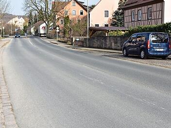 Vor dem Straßenneubau der B 2 in Igensdorf fanden Probebohrungen statt.
