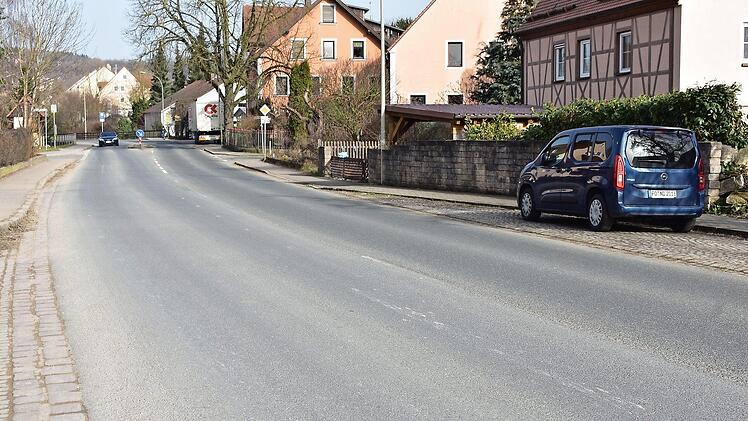 Vor dem Straßenneubau der B 2 in Igensdorf fanden Probebohrungen statt.