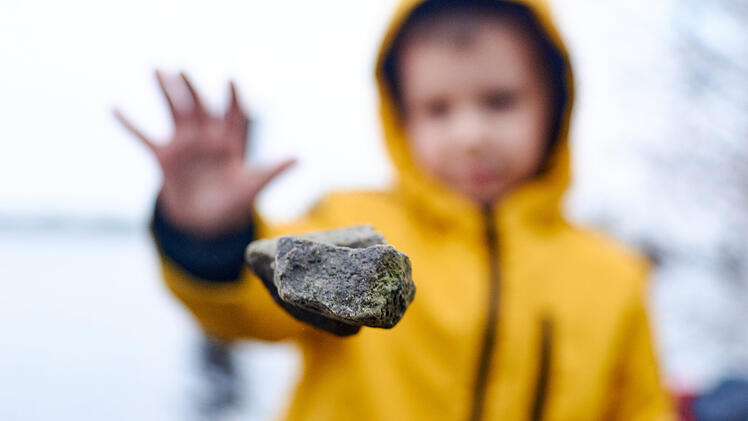 Kreis Kulmbach: Schlechter "Aprilscherz" - Junge bewirft Postbotin mit Steinen