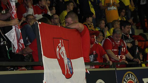 Die Entt&auml;uschung war bei den Bamberger Fans nach der Halbfinal-Niederlage gegen die Bayern gro&szlig;. Fotos: Peter Seidel