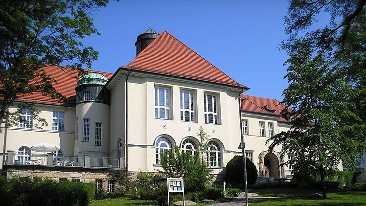Naturkundemuseum Coburg. Auf der Wiese unterhalb des Museums soll ein Labyrinth angelegt werden.Foto: Archiv/Jochen Berger